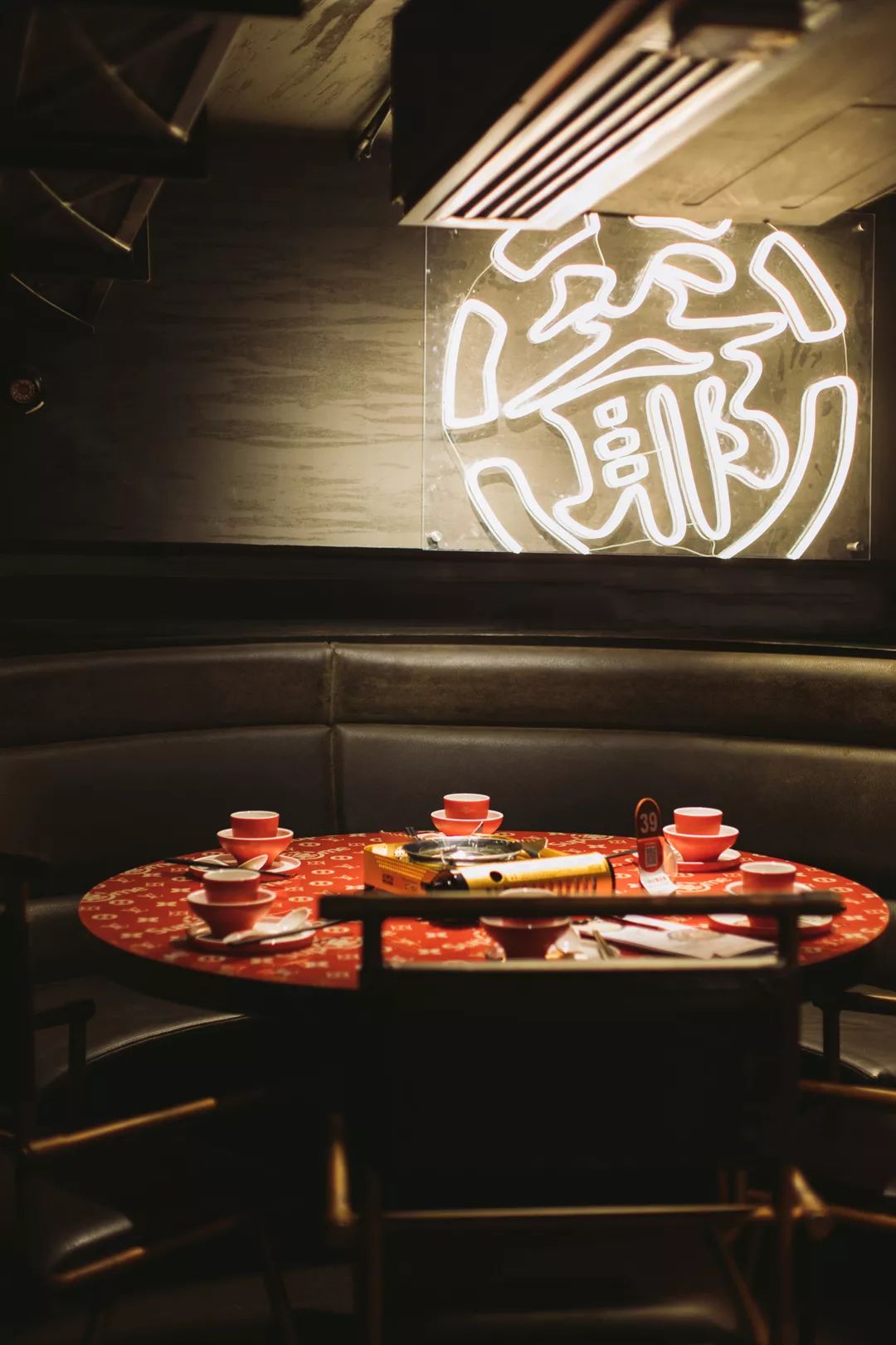 夜总会卖人口_夜总会
