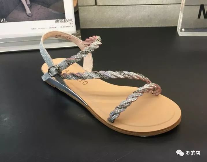 怎么把鞋子弄好 c96ba4c0ee88489c972d5f683b770e10.jpeg