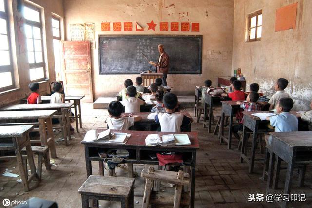 孩子上寄宿学校的利与弊,家长需要清楚,谨慎决定!
孩子上寄宿学校的利与弊,家长需要清楚,谨慎决定!
