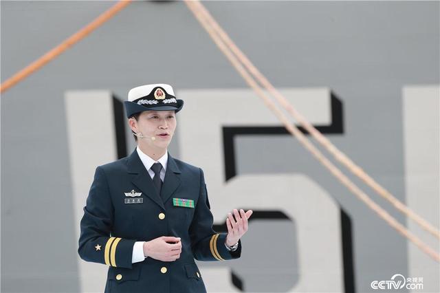 
原创
第一位女舰长出现了！37岁才入伍，来看看她有什么不同


