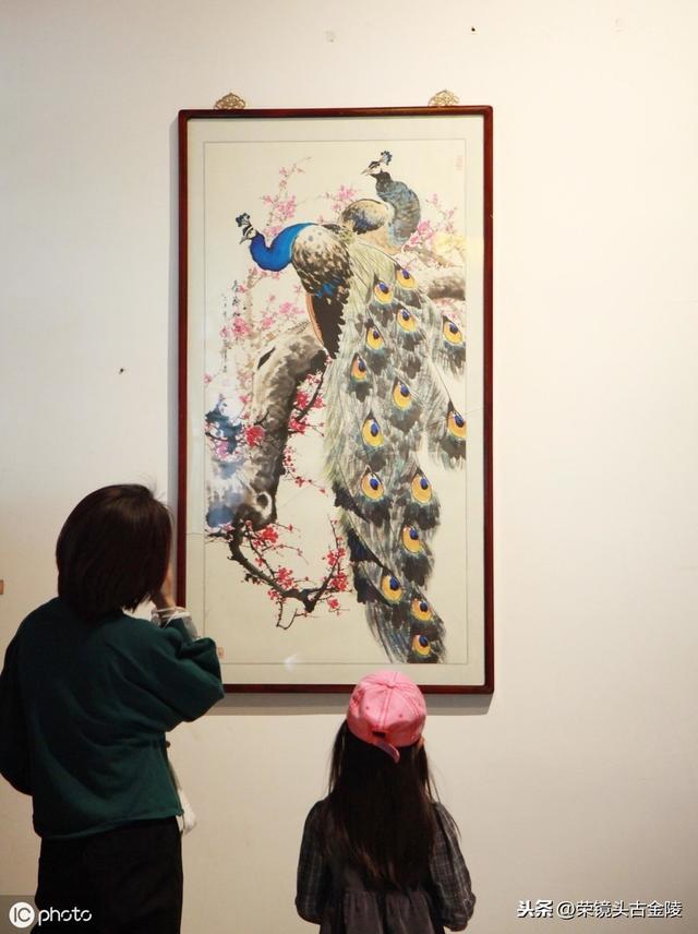 南京古崇正书院举办王丽萍孔雀画展