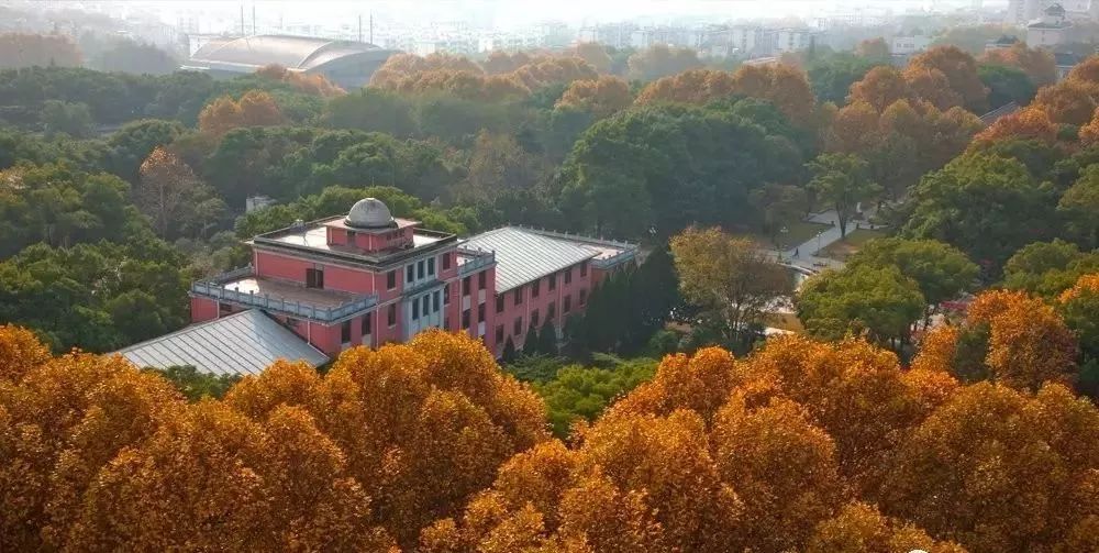 国内十所适合谈恋爱的大学,你最心仪哪一所?
国内十所适合谈恋爱的大学,你最心仪哪一所?