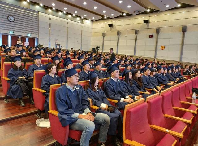 青岛大学75名学生获中美双学位超过半数将赴中外名校深造
青岛大学75名学生获中美双学位超过半数将赴中外名校深造