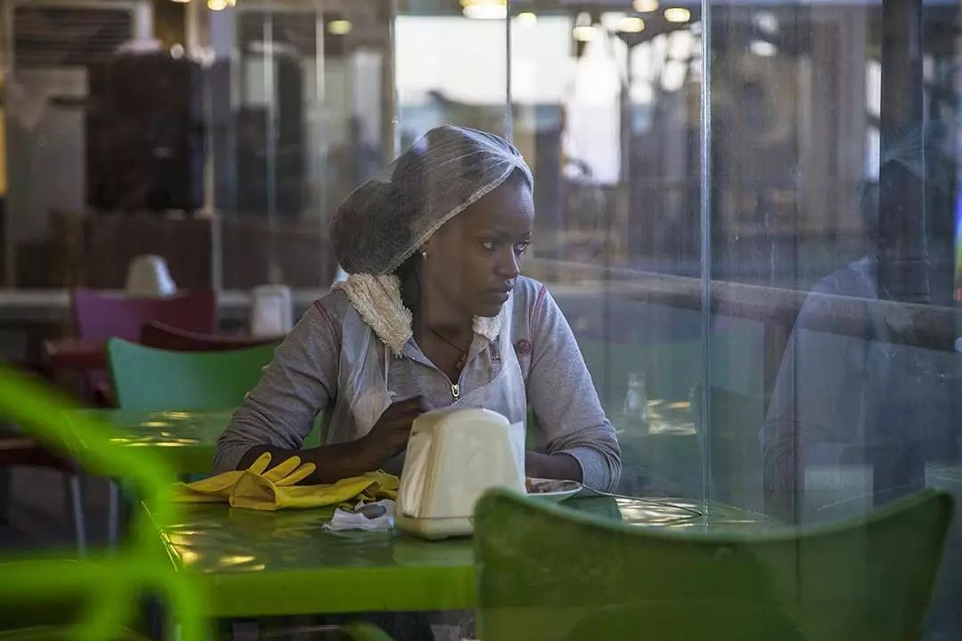 12岁贩毒的他，将父母告上了法庭