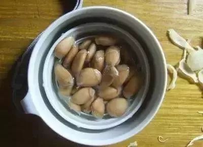                     你是长不出小树苗，吃多了果核也会“撑破肚”哦