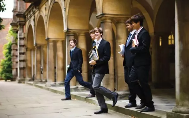 
领略英国顶尖贵族学校——九大公学的独特风采（一）


