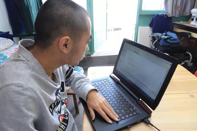 软件公司实习生 2c76649aa1624399a1fdddf541bbac16.jpeg