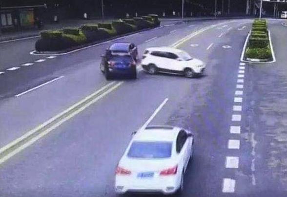 为什么交警常说“让速不让道”？一个事故责任判定告诉你