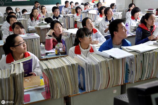 高三家长在考前一个多月会经历两个阶段!怎么应对您知道吗?
高三家长在考前一个多月会经历两个阶段!怎么应对您知道吗?
