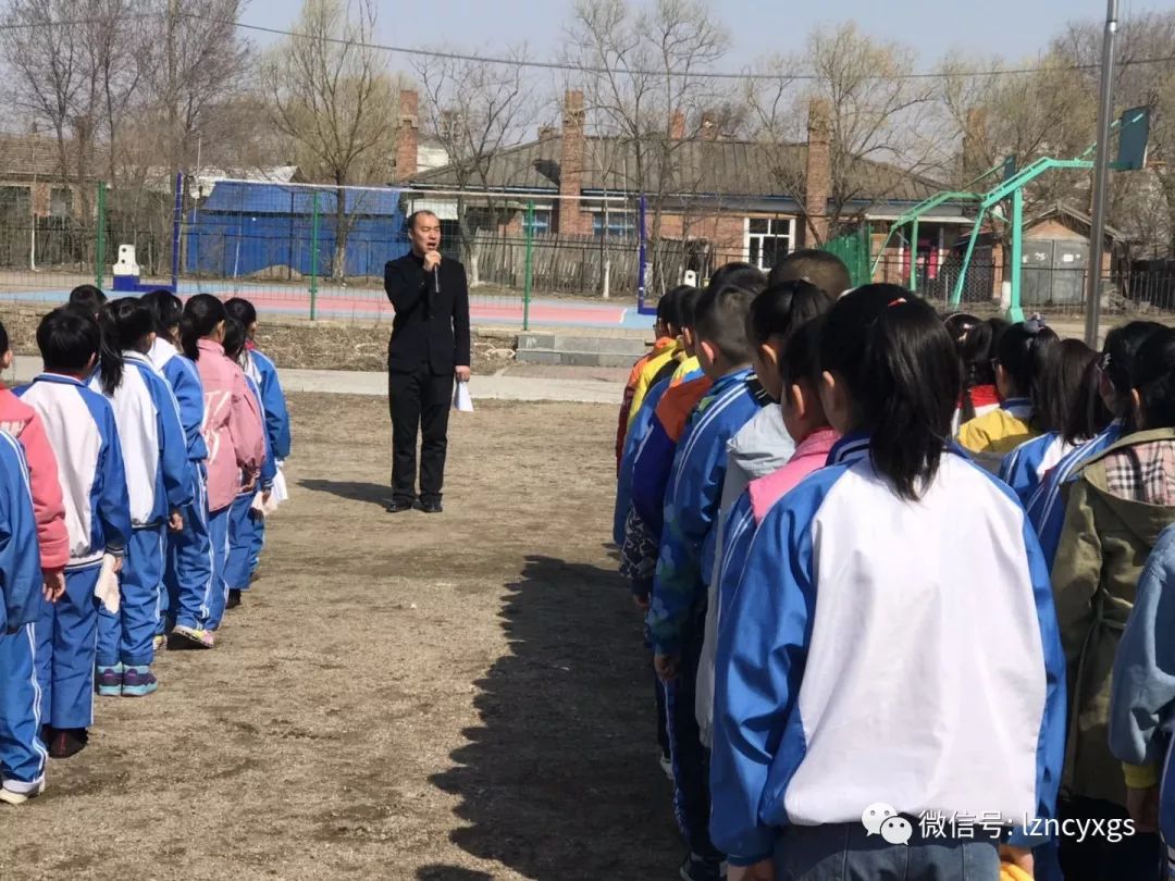 校园文化龙镇农场小学开展消防逃生演练活动
