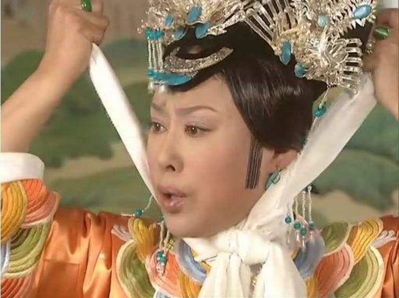 这个女子12岁嫁给皇帝，为他生下3子，皇帝驾崩，她被拉去殉葬