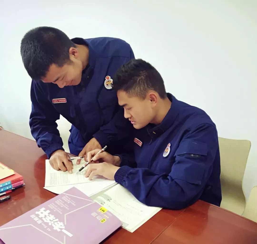 
珍惜点滴时间，“第二次高考”备战中国消防救援学院招考


