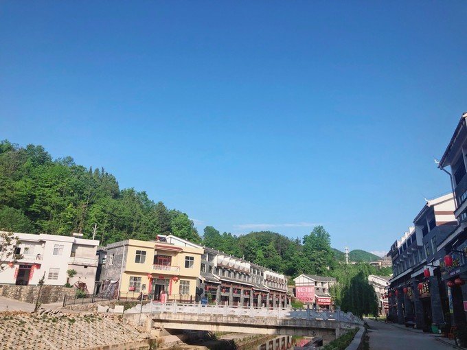 恩施地心谷景区(石门河),是国家aaaa级旅游景区,位于恩施建始县高坪镇