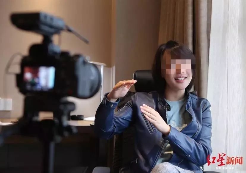 专访奔驰维权女车主:压力大时想自杀 有人找代