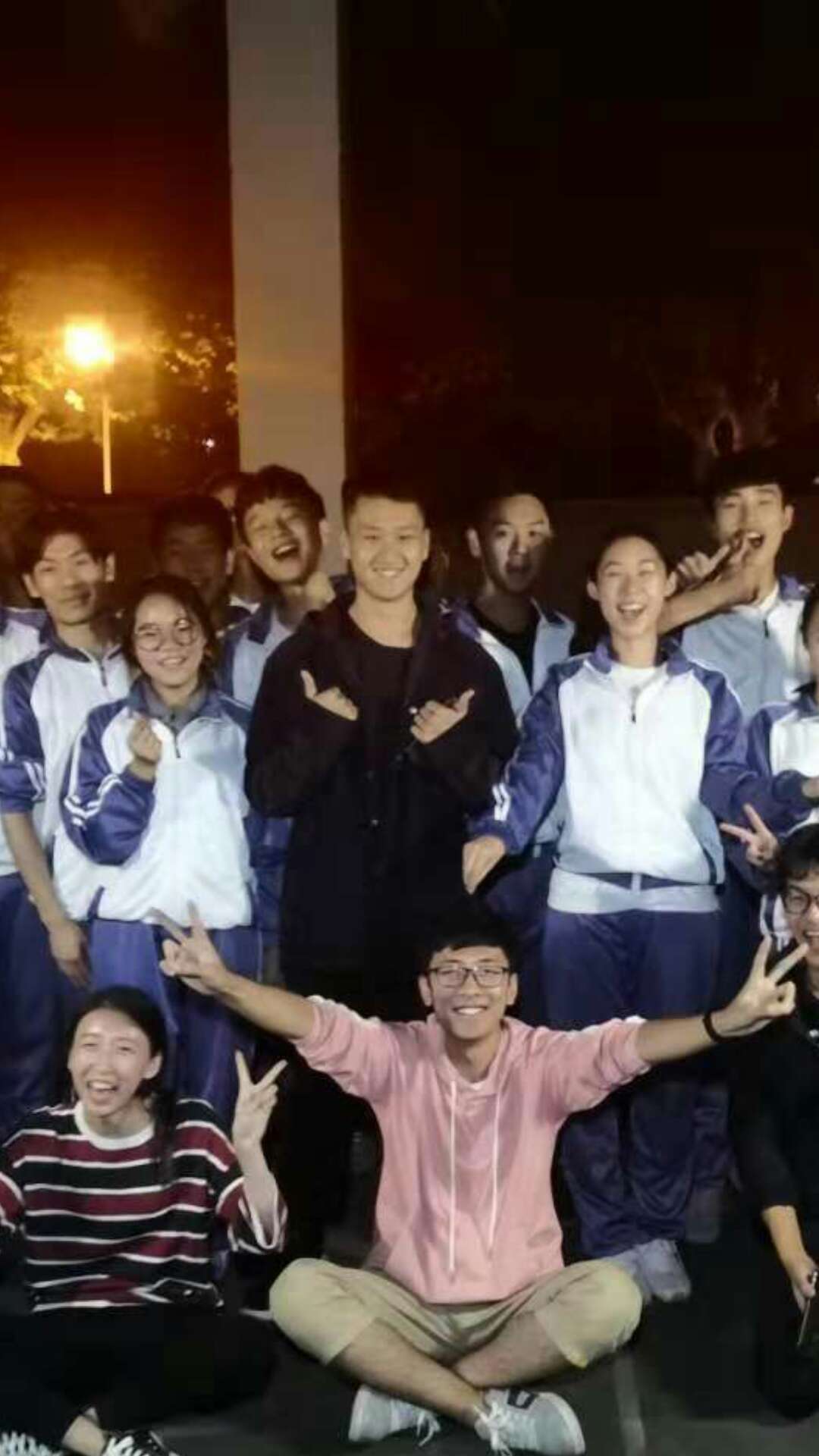 
青州市蒙古丽娅舞蹈艺术学校艺考招生中，让你实现自己的大学梦


