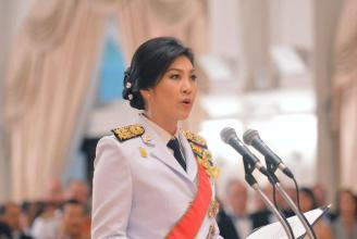 
原创
此国公务员原来都发“军装”，袖子上的“黑箍”原来不是丧礼佩戴的


