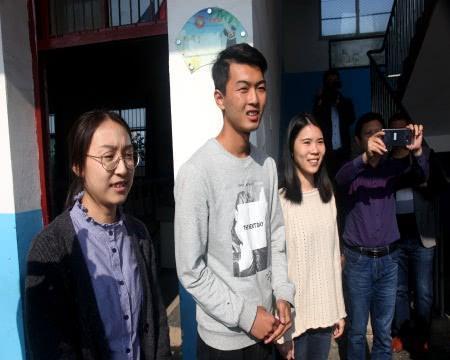 为什么很多农村出来的大学生,现在混的很差呢?原因太现实了!
为什么很多农村出来的大学生,现在混的很差呢?原因太现实了!