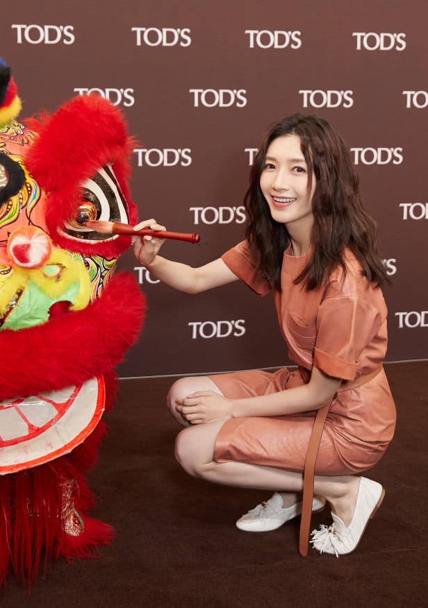 江疏影的双腿,坐着和站着差别这么大?上一秒女神,下一秒屌丝! 通博pt娱乐