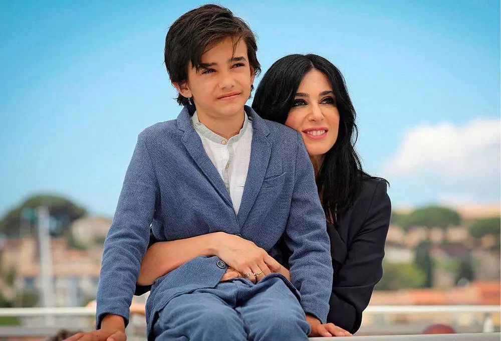 12岁贩毒的他,将父母告上了法庭