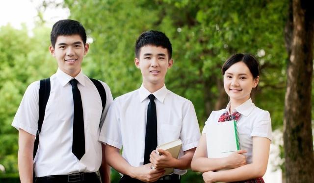 
原创
60年前的高考作文题目曝光，今天的小学生上手就能写！


