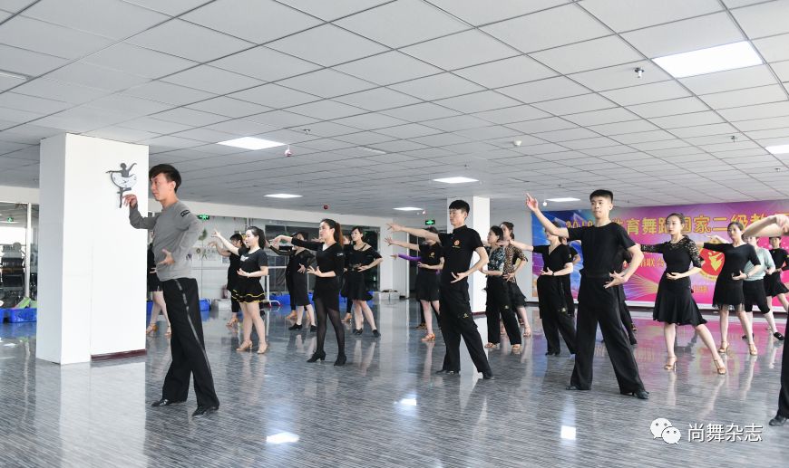 本次教师裁判培训班,给你好看!
本次教师裁判培训班,给你好看!