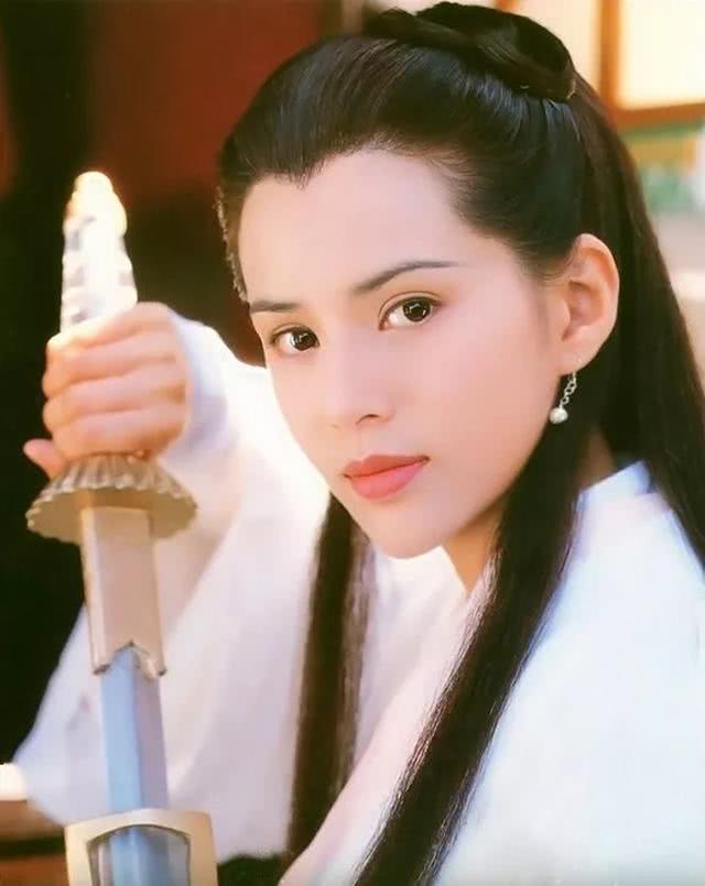 李若彤再现经典?一袭白衣恰似当年“小龙女”,优雅气质岁月难挡 日本在线加勒比一本道