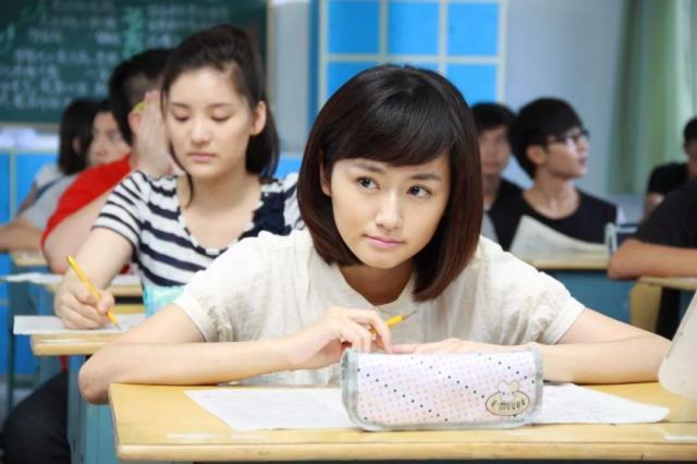 
原创
60年前的高考作文题目曝光，今天的小学生上手就能写！


