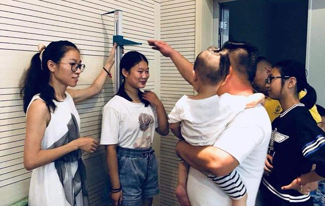                     原创            00后身高普遍偏高，男孩动不动就一米八？长高的秘诀在这呢