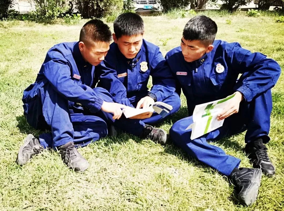 
珍惜点滴时间，“第二次高考”备战中国消防救援学院招考


