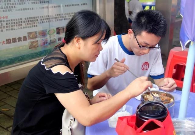 
原创
一个月后就要高考了，家长别在一旁干着急，试试这几招


