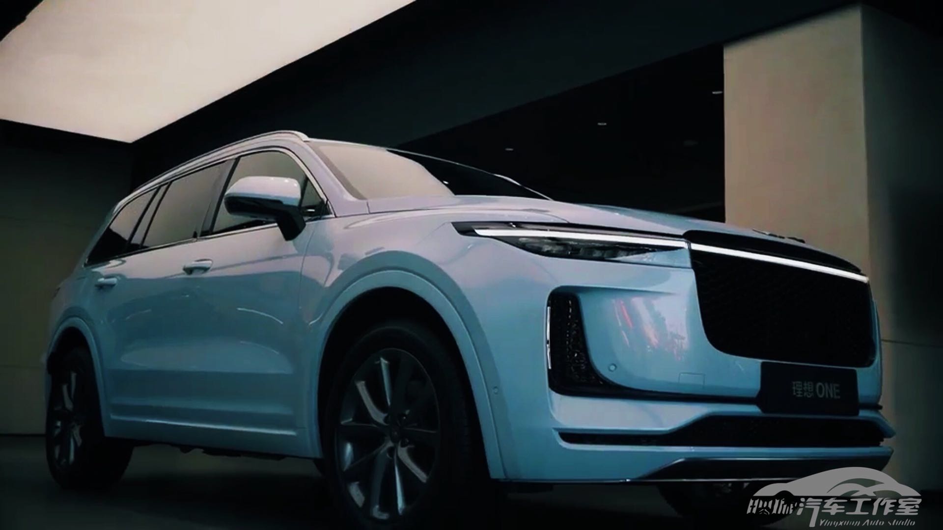 理想ONE到店实拍 续航800公里 32.8万元中大型7座SUV