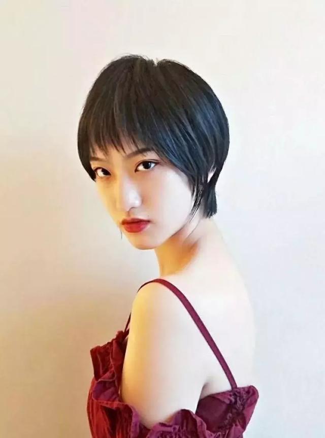 怎样剪短发不内扣 c66475aeaa834e56a2fd25f461e97852.jpeg