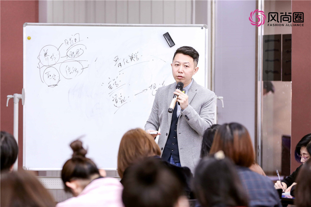 形象管理师去哪里学，听刘雯怎么说