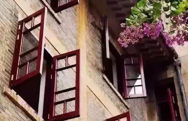 
宿舍最\