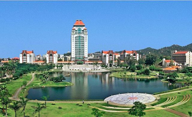 
中国最“大”的大学，同一个学校，竟然谈了场异地恋，走丢是常事


