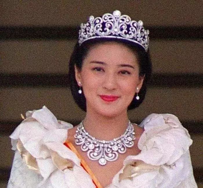 哈佛毕业会五种语言,嫁入皇室却让她成为生育工具?
哈佛毕业会五种语言,嫁入皇室却让她成为生育工具?