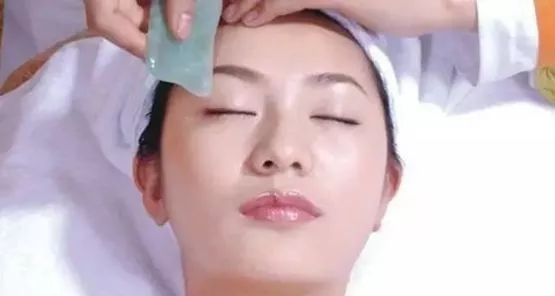 面部刮痧视频教学 | 排毒去邪、祛皱除斑,怎么刮