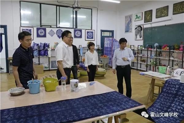 霍山文峰学校举行“优质生源基地”及“实习就业基地”签约揭牌仪式
霍山文峰学校举行“优质生源基地”及“实习就业基地”签约揭牌仪式