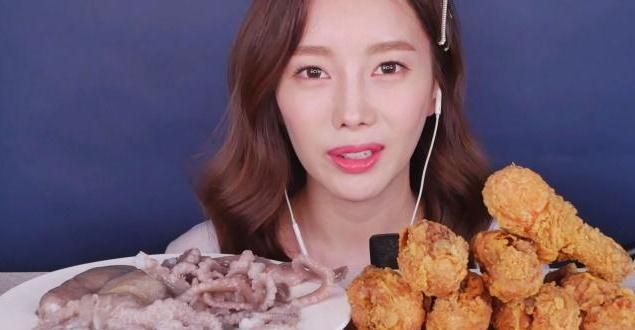 韩国女主播"假吃"炸鸡, 吃播现场竟边吃边吐, 大胃靠催吐和剪辑