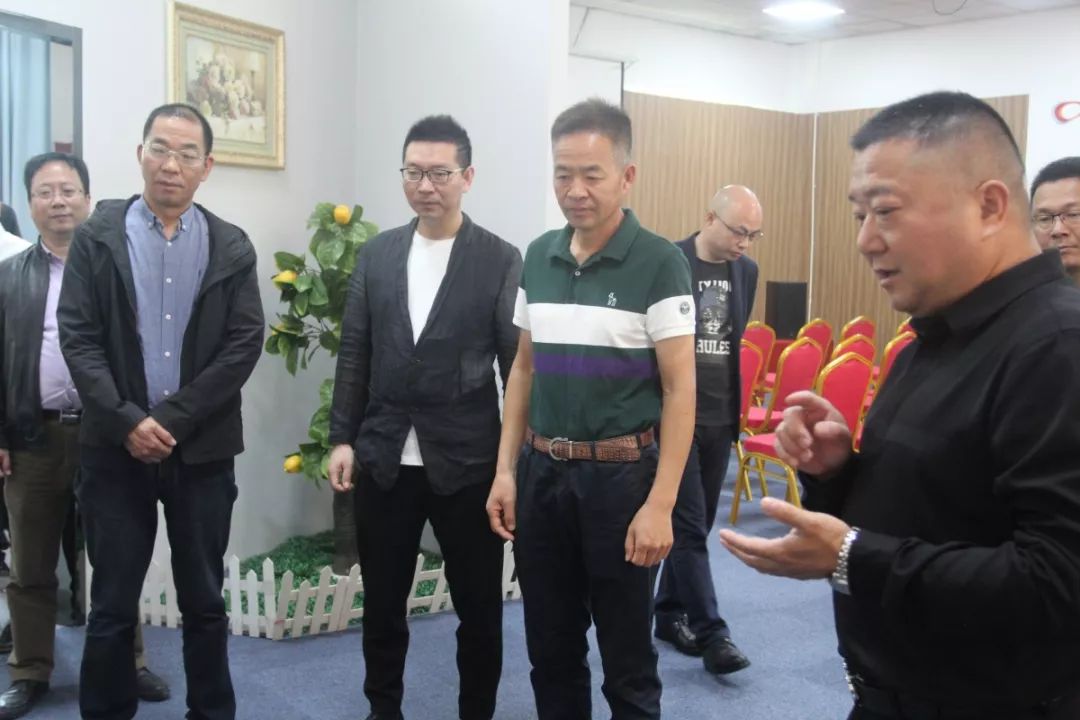 海宁市人大常委会副主任孙群先生莅临我司调研指导