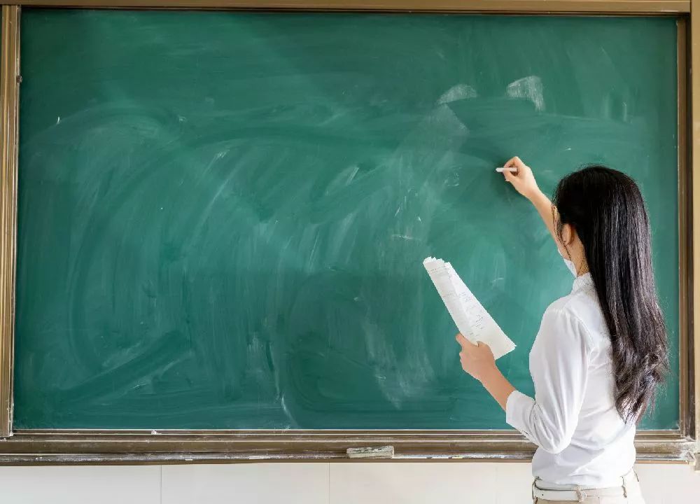 岗位多待遇好!深圳大批好单位在招人!专科以上学历可报名!
岗位多待遇好!深圳大批好单位在招人!专科以上学历可报名!