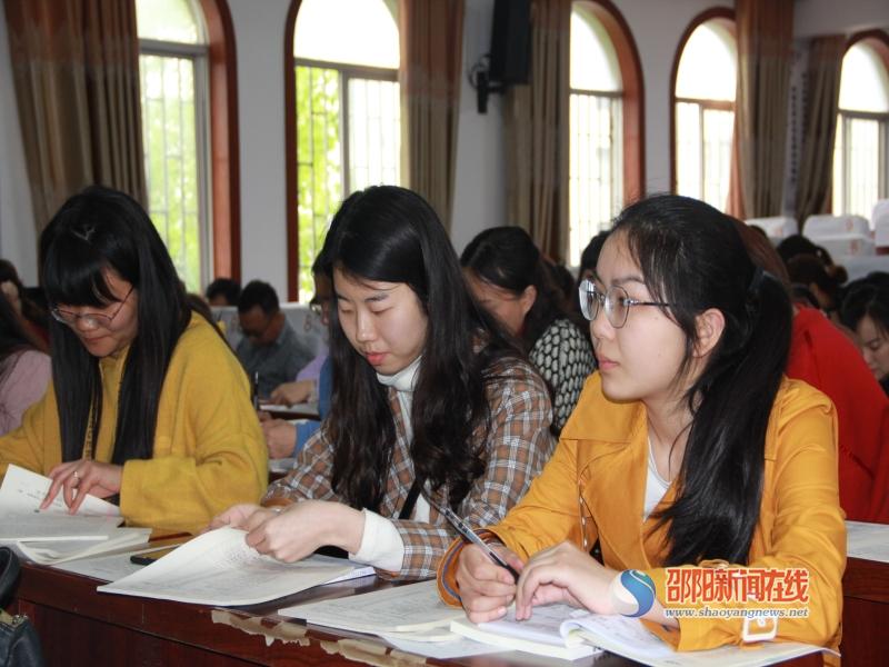 
邵东县城区三小举行“书香校园，师生共读”启动仪式


