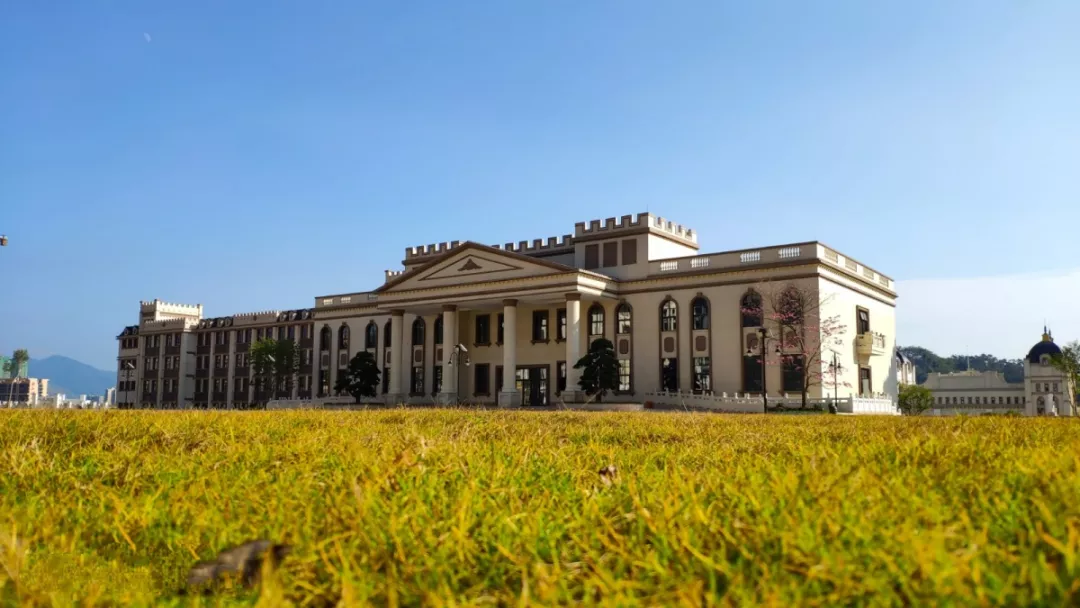 盘点广东网红大学!下一个校园网红就是你!
盘点广东网红大学!下一个校园网红就是你!