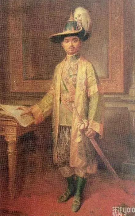 传承力量?权力 | 泰国王室（上）：参差前世听佛音