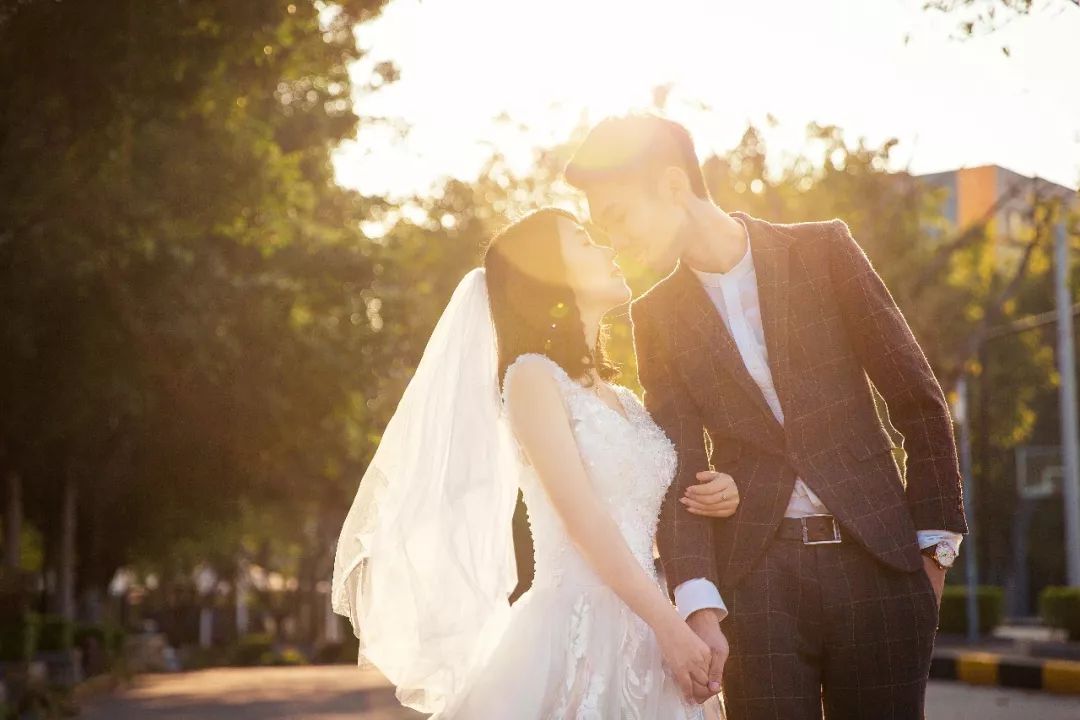 发狗粮了!毕业后的愿望,就是回岭南拍一次婚纱照!〖今日岭南〗
发狗粮了!毕业后的愿望,就是回岭南拍一次婚纱照!〖今日岭南〗