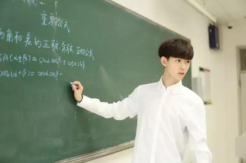 
大学男、女最难脱单专业排行榜Top10出炉，看看有你的没？


