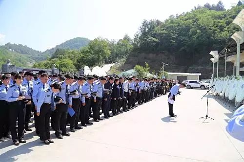 石泉县人口_...稳定适度低生育水平,近日,石泉县对人口和计划生育工作责任追(2)