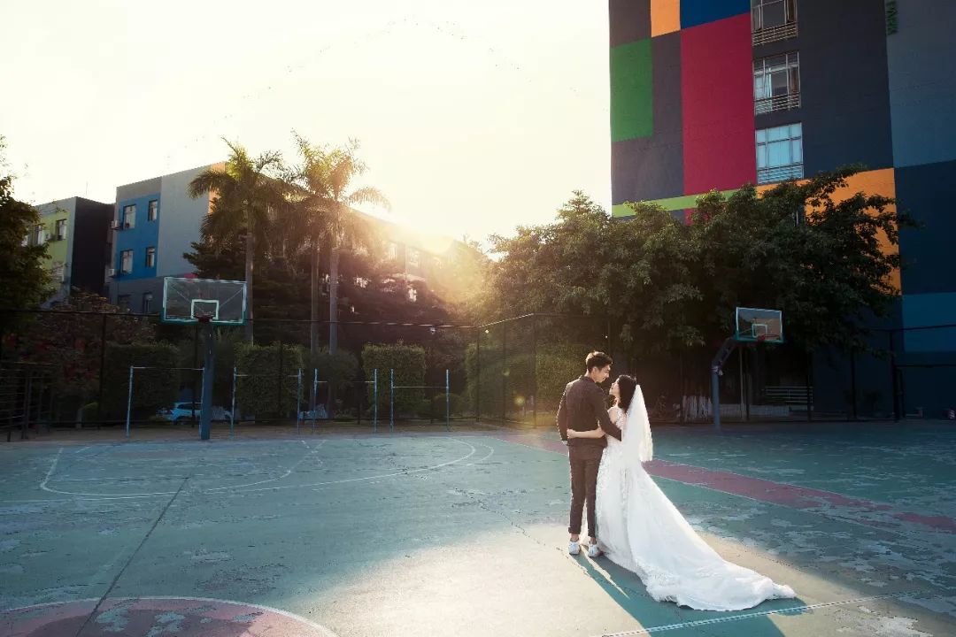 发狗粮了!毕业后的愿望,就是回岭南拍一次婚纱照!〖今日岭南〗
发狗粮了!毕业后的愿望,就是回岭南拍一次婚纱照!〖今日岭南〗