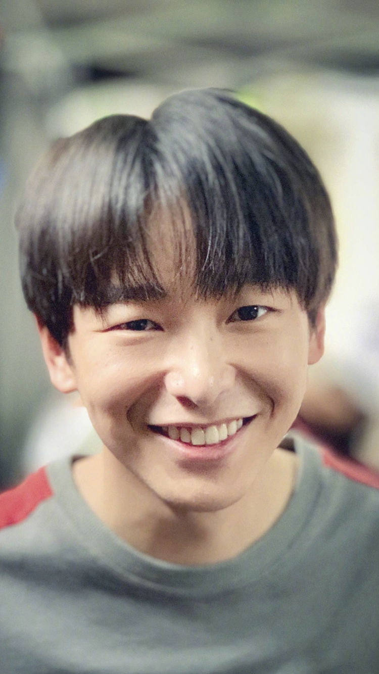 黄觉微博发出一张彭昱畅照片并称拍的太好, 而