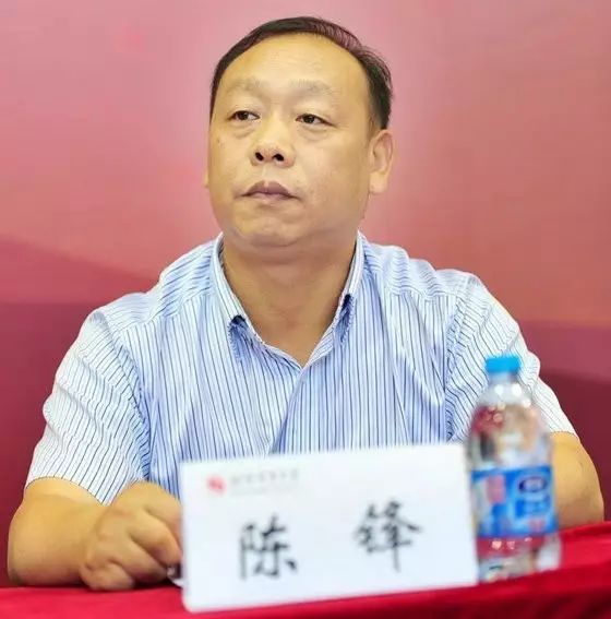 
献身中国专门教育的年轻人——记宜昌陈锋专门学校校长陈锋和他的团队


